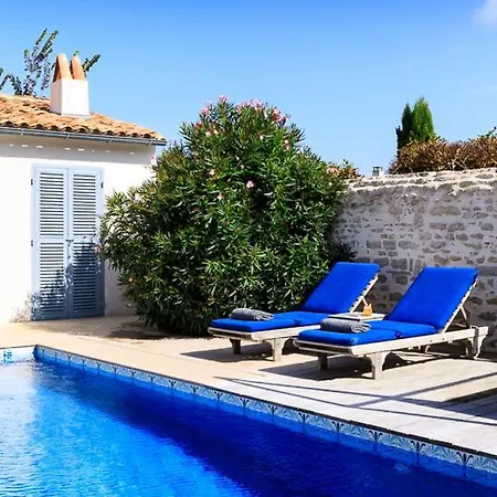 Saint-martin-de-re Sleeps 12