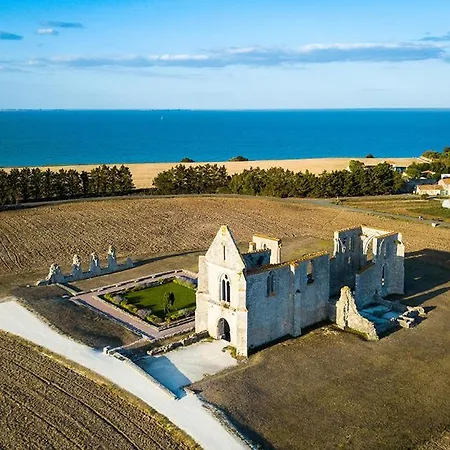 Villa Saint-martin-de-re Sleeps 12 *