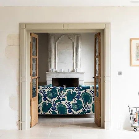 Saint-martin-de-re Sleeps 12 *