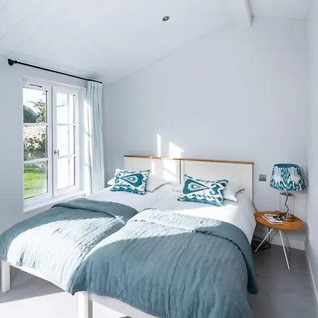 Villa Saint-martin-de-re Sleeps 12 Saint-Martin-de-Ré
